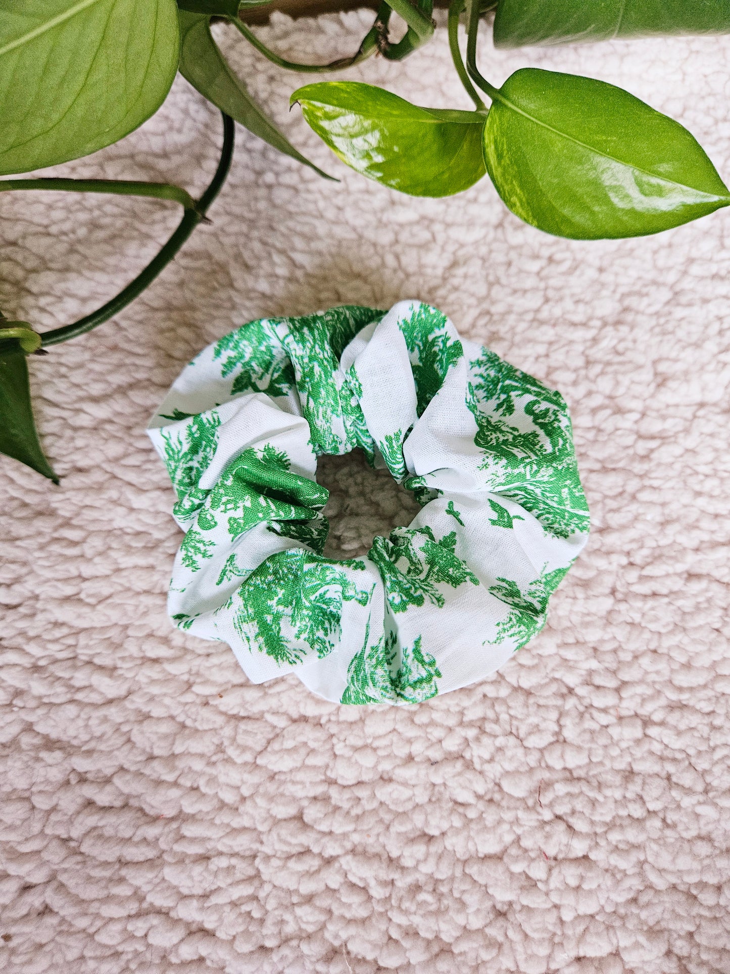 Scrunchie Morgann - Toile de Jouy Verte
