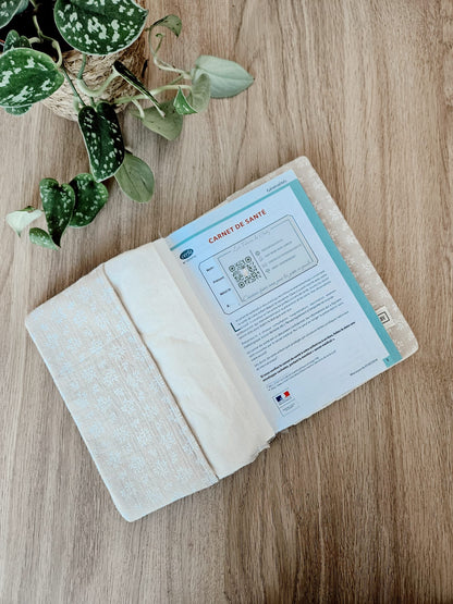 Protège Carnet de Santé Jeanne Personnalisable (Gaze de coton fleuri)