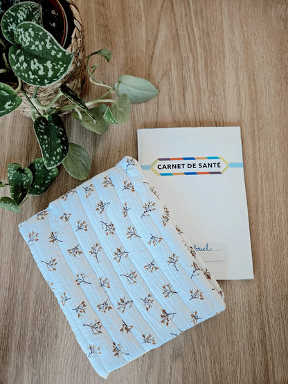 Protège Carnet de Santé Jeanne Personnalisable (Gaze de coton fleuri)
